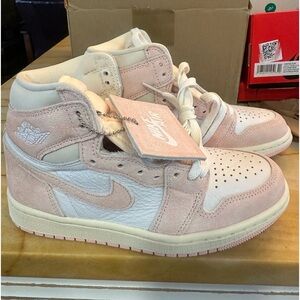 Air Jordan 1 Mid SE “Legend Pink”
Certificate of Authenticity from GOAT